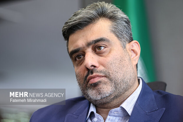 روایت آقای مدیر از «شوکهای بزرگ»؛ هنرمندان را با عملکردشان قضاوت کنیم روایت آقای مدیر از «شوکهای بزرگ»؛ هنرمندان را با عملکردشان قضاوت کنیم