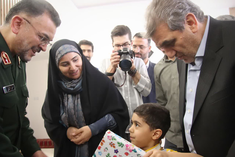 فرزانه صادق: تحویل طرحهای مسکن بدون خدمات روبنایی و زیربنایی در برنامه وزارت راه و شهرسازی نیست فرزانه صادق: تحویل طرحهای مسکن بدون خدمات روبنایی و زیربنایی در برنامه وزارت راه و شهرسازی نیست