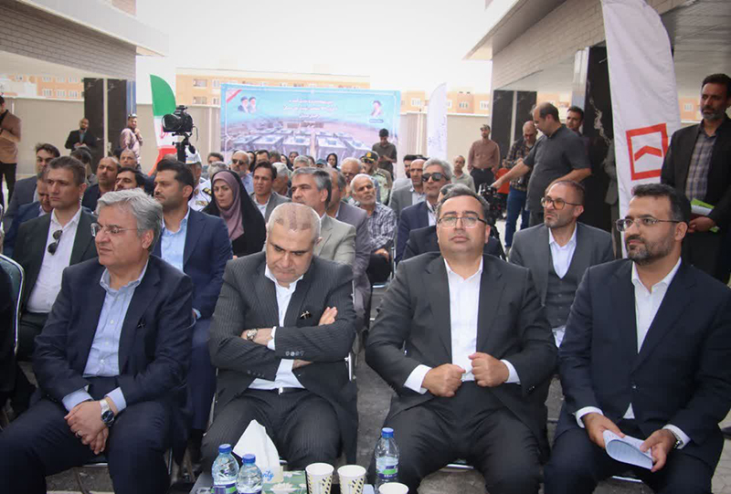 فرزانه صادق: تحویل طرحهای مسکن بدون خدمات روبنایی و زیربنایی در برنامه وزارت راه و شهرسازی نیست فرزانه صادق: تحویل طرحهای مسکن بدون خدمات روبنایی و زیربنایی در برنامه وزارت راه و شهرسازی نیست