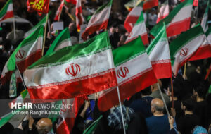 وقتی همه پای کار وطن هستند؛ کدام خوانندگان در میدان خواندند؟ وقتی همه پای کار وطن هستند؛ کدام خوانندگان در میدان خواندند؟