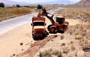 اجرای اقدامات ایمنی در راه‌های شهرستان ساوه پیش از شروع سفرهای اربعین