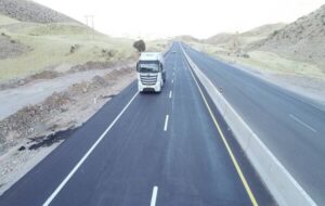 خطکشی بیش از یکهزار کیلومتر از راههای ایلام در آستانه اربعین آغاز شد خطکشی بیش از یکهزار کیلومتر از راههای ایلام در آستانه اربعین آغاز شد