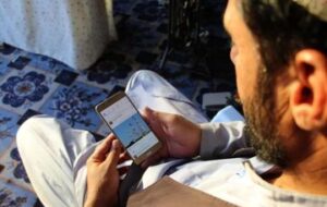هجوم طالبان به گوشیهای هوشمند / عکس هجوم طالبان به گوشیهای هوشمند / عکس