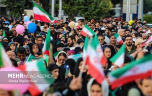 وحدت ملی با حضور در مهمونی غدیر؛ مردم ما وفادارتر از صدر اسلام هستند وحدت ملی با حضور در مهمونی غدیر؛ مردم ما وفادارتر از صدر اسلام هستند