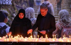 خانواده ماکان نصیری مهمان اختتامیه «مشق ناتمام» خانواده ماکان نصیری مهمان اختتامیه «مشق ناتمام»