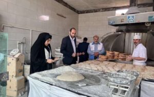 نانواییهای سیار در مسیر تشییع مستقر میشوند نانواییهای سیار در مسیر تشییع مستقر میشوند